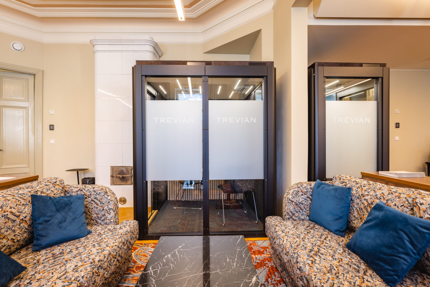 Octacell 4X4 and 2X1 meeting rooms at Trevian Asset Management office