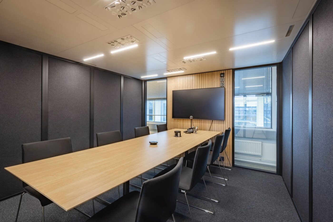 Inside Octacell 5X4 at the Skarta Energy office