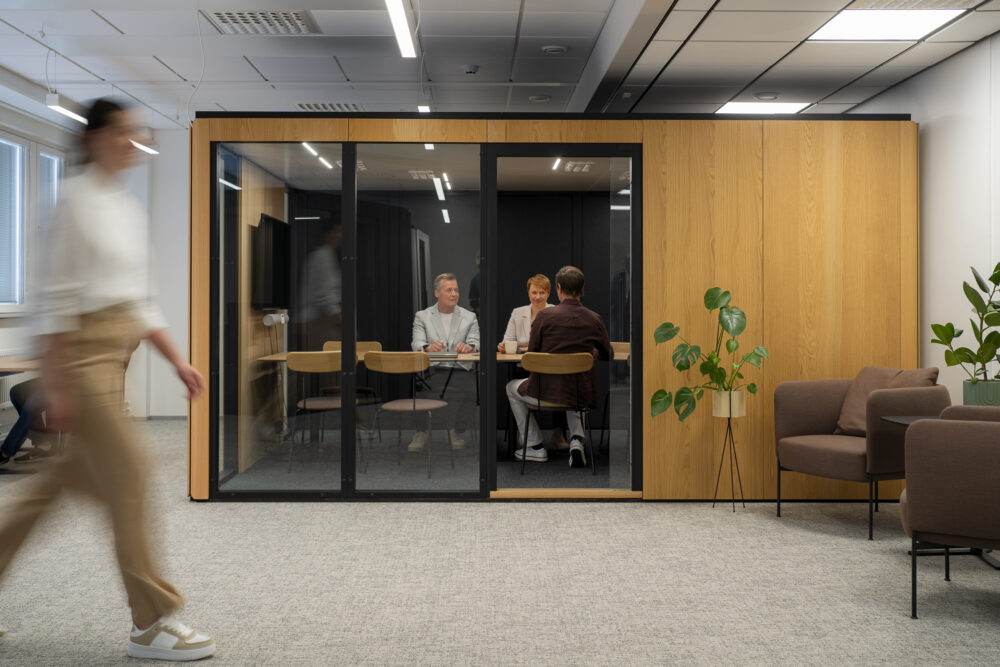 Octacell 5X4 meeting room