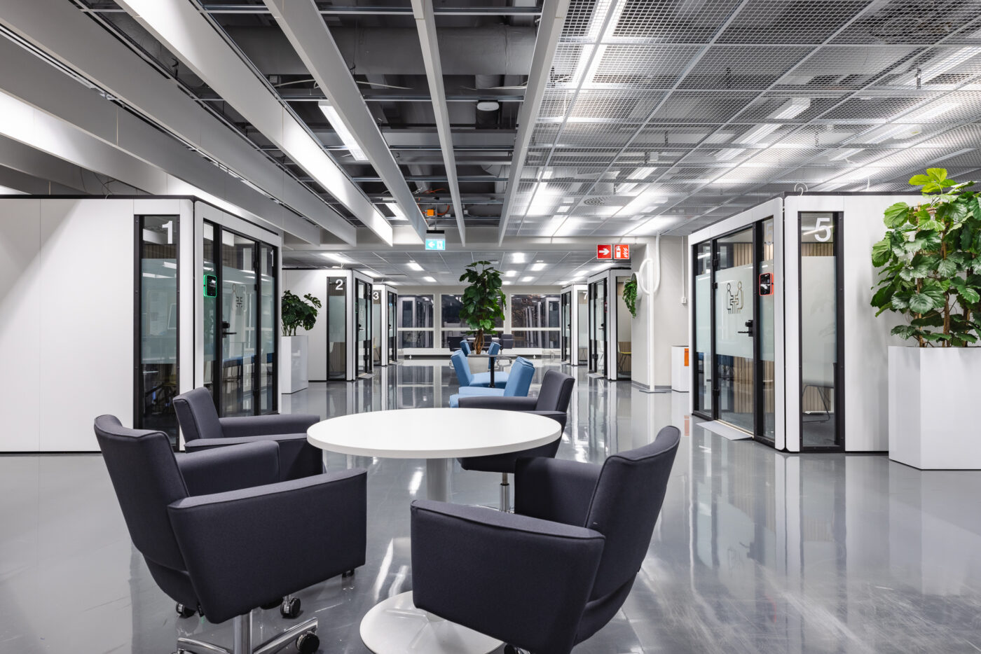 Overview of Lahti Service Centre space with multiple Octacell customer service rooms