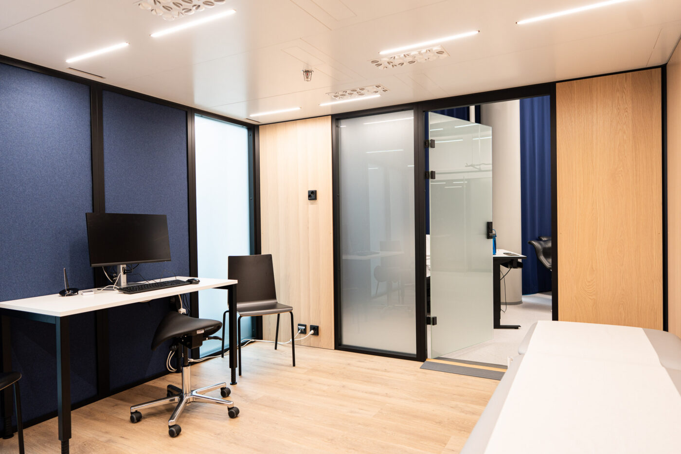 Äänieristetty vastaanottohuone terveydenhuollon käyttöön sisätilat