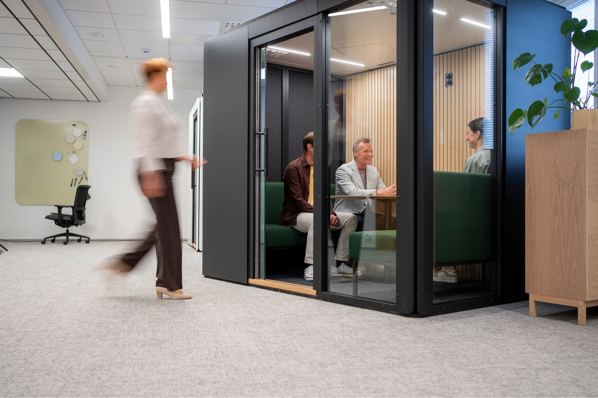 Skaalautuva äänieristetty työtila parantaa tuottavuutta – mikä aiheuttaa eniten meluhaittaa toimistossa?